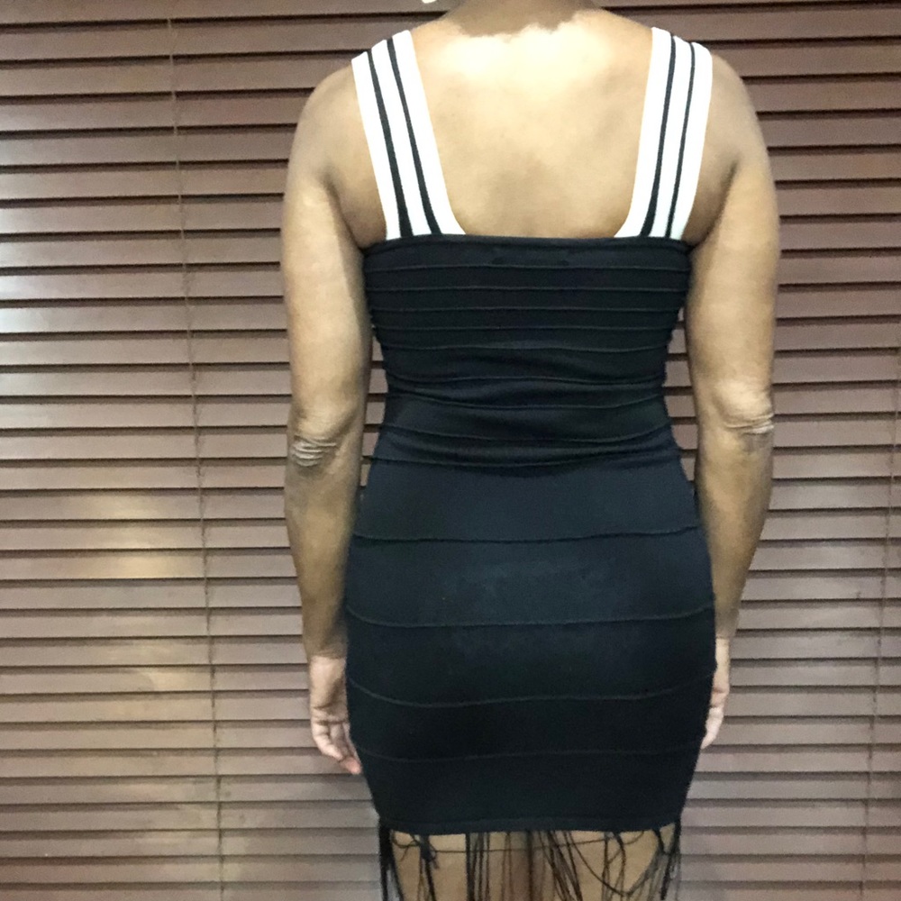 Dress - Picture 3 of 4